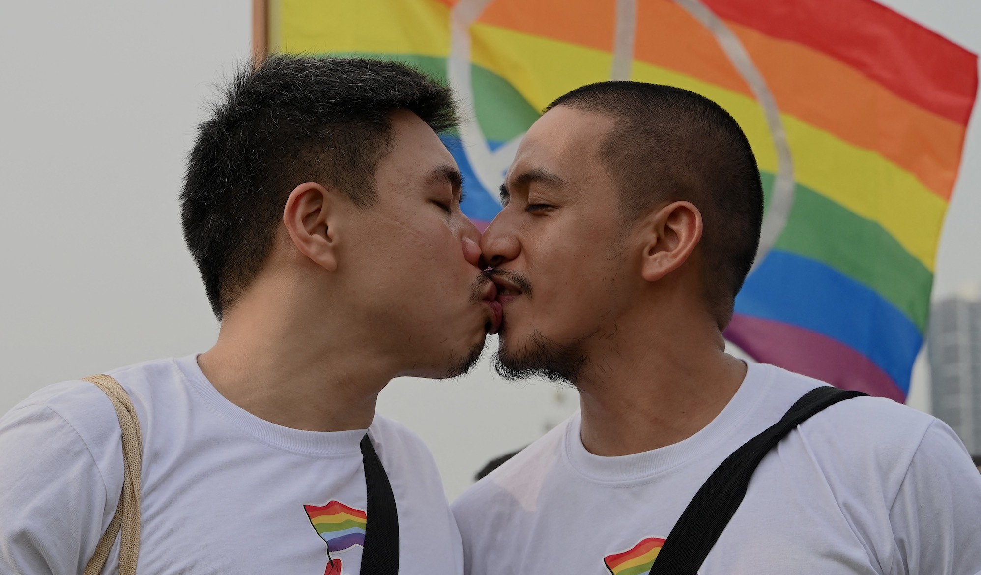 геи поцелуи онлайн фото 48