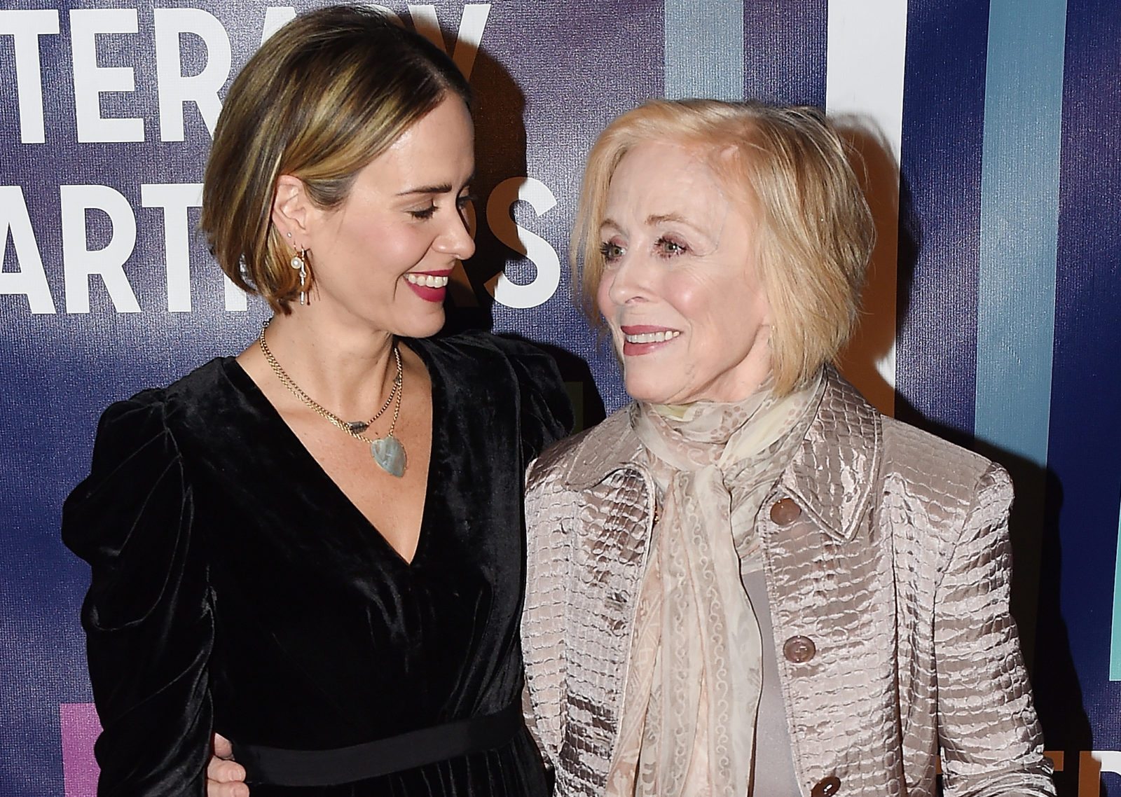 Sarah Paulson reveals how she met Holland Taylor 'She slid into my DMs' Page 2 of 2 PinkNews