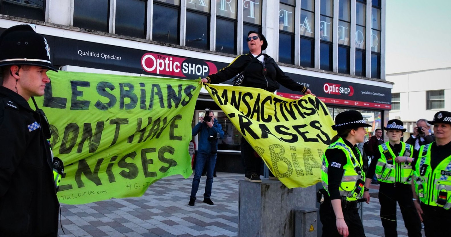 Lesbian anti-trans protestors disrupt Swansea Pride | PinkNews