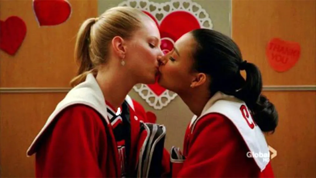 Santan and Brittany kiss (Glee)