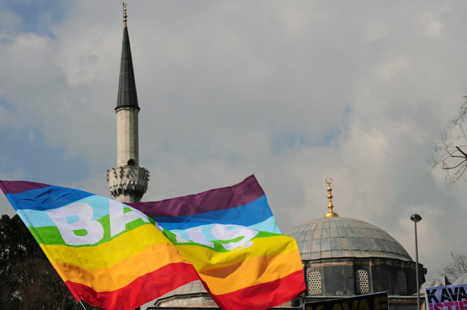 Gay Imam Announces Plans To Open Lgbtq Friendly Mosque Pinknews