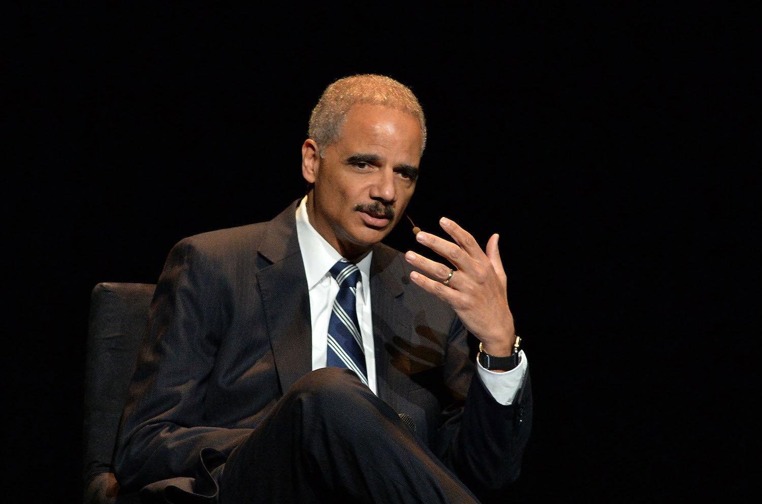 Former US Attorney General Eric Holder To Craft Airbnb's New ...