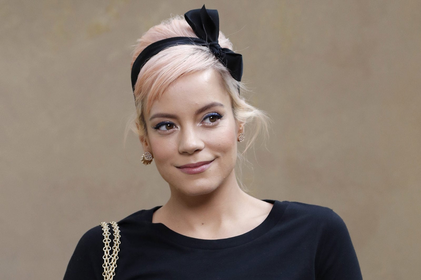 Lily Allen opens up on sleeping with female escorts while on tour | PinkNews