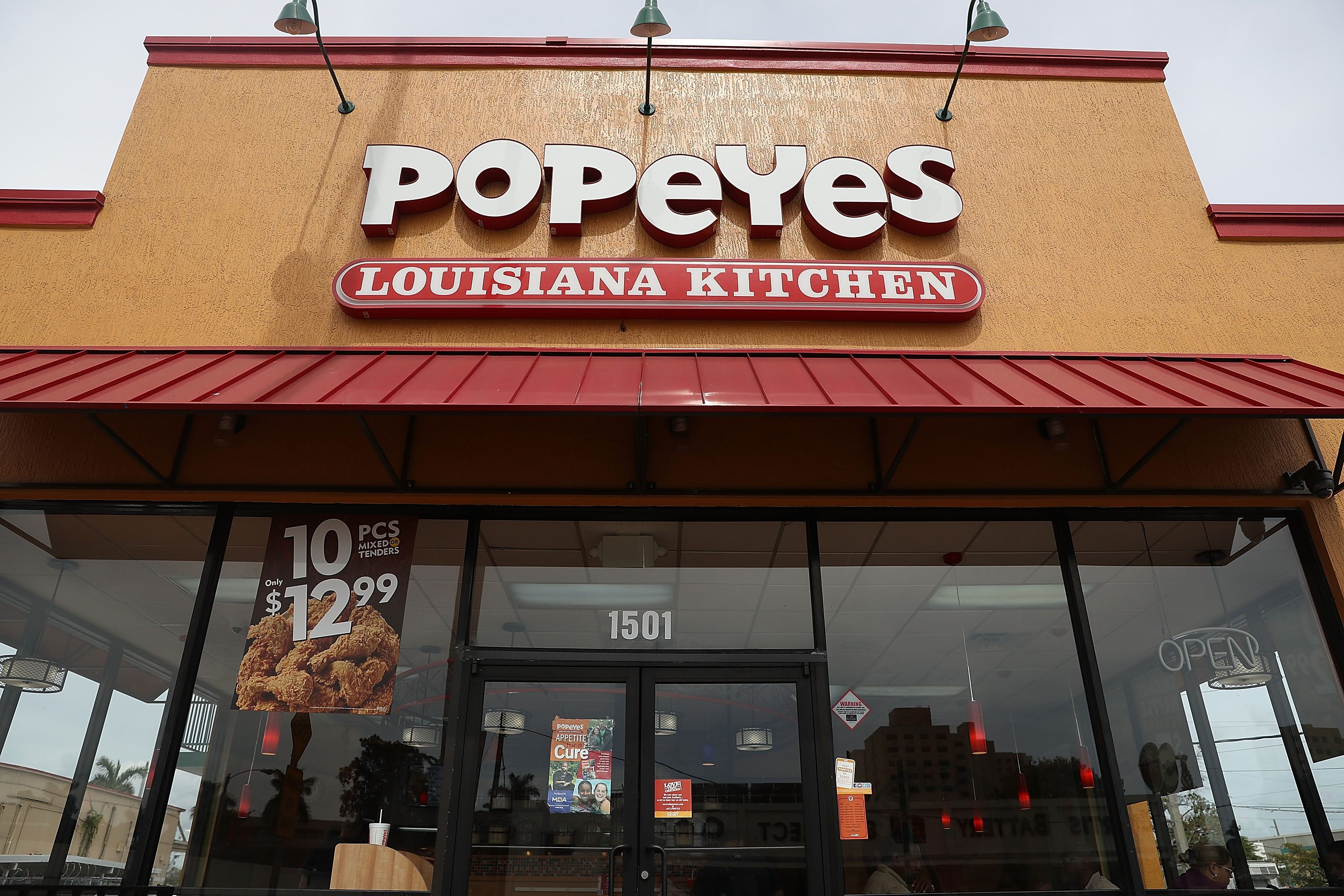 Popeyes declares return of chicken sandwich, throws shade at Chick-fil-A