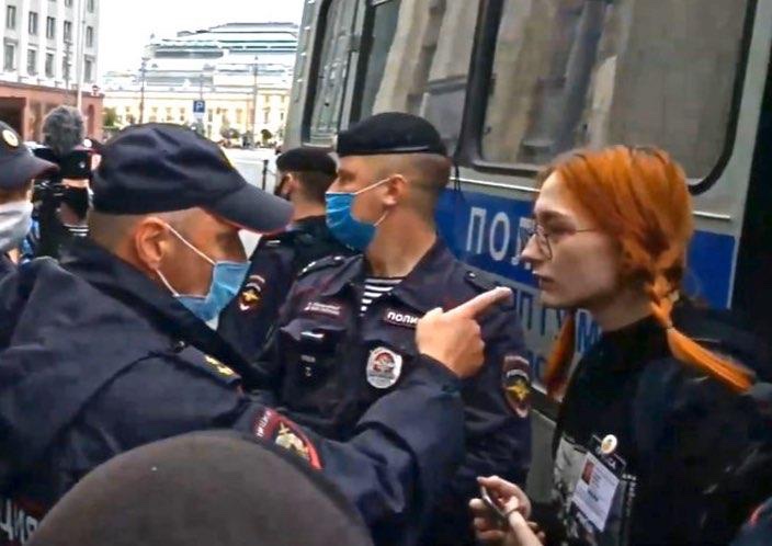 Trans rights activist and ally Mila Zemtsova clashed with Russian police. (Twitter)