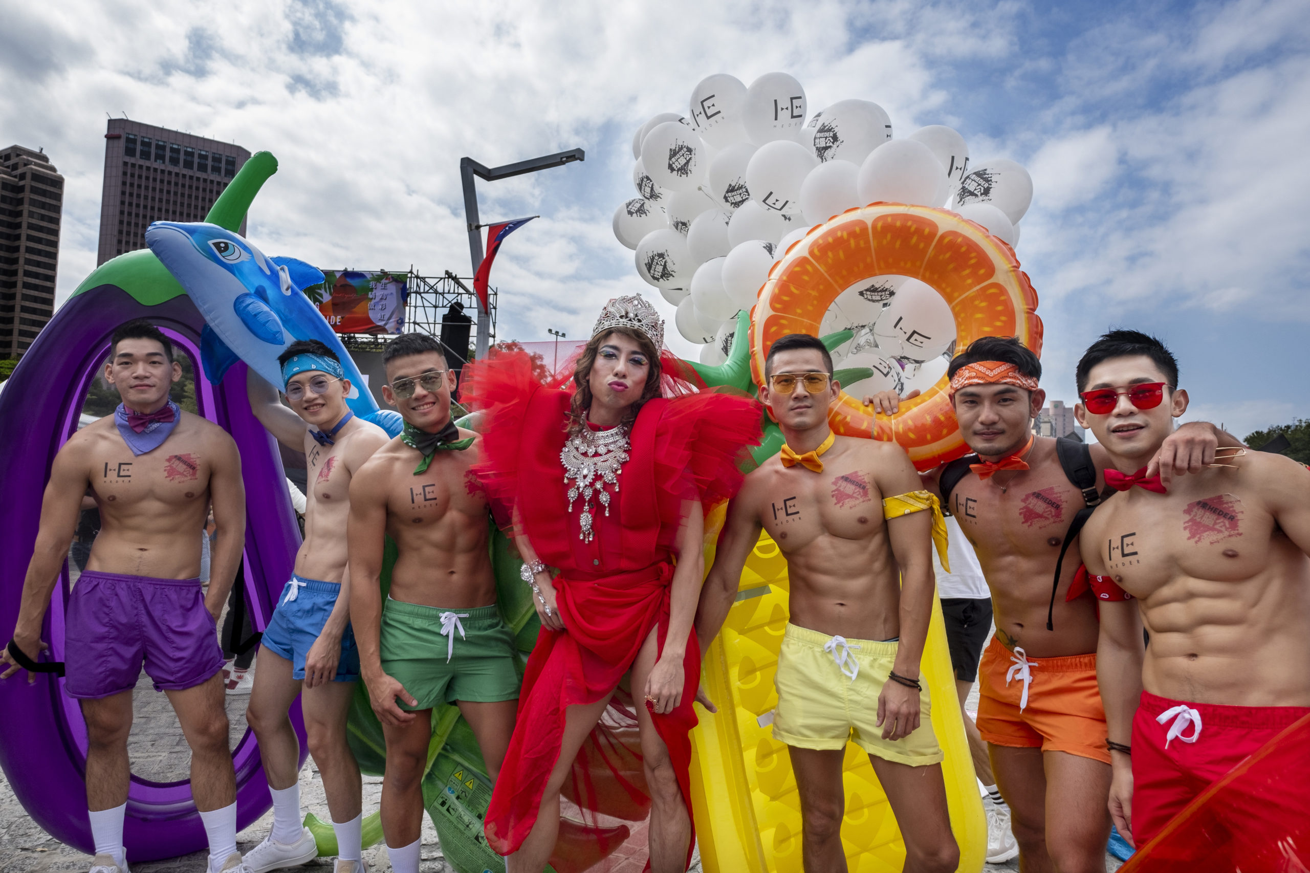 фото геи парад в европе фото 43
