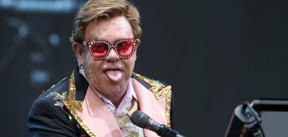 Elton John performing Auckland, wig intact