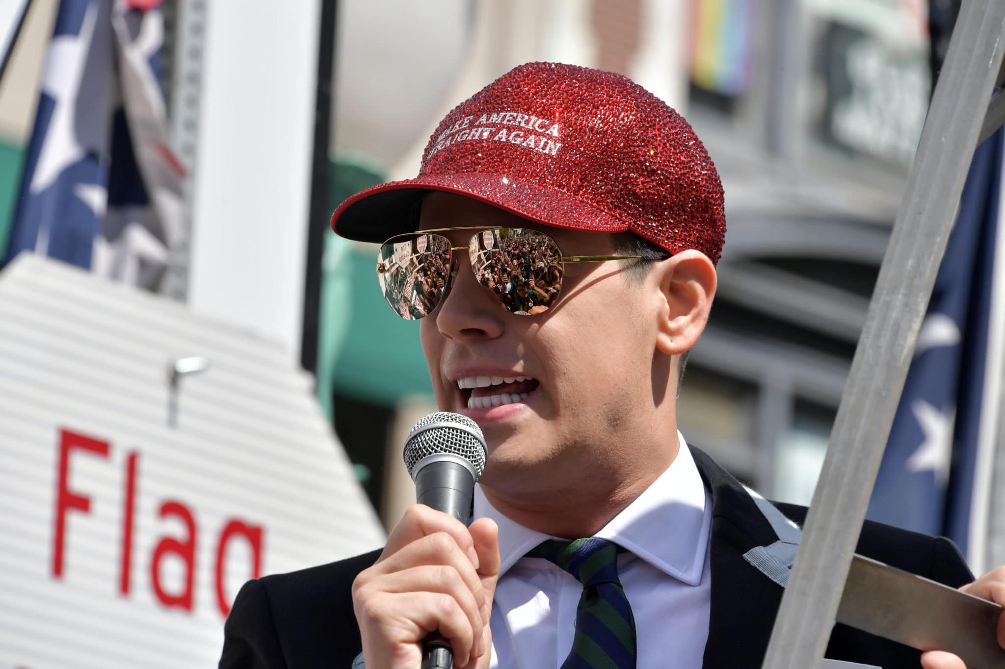 Milo Yiannopoulos Vows To Burn The Republican Party To The Ground 