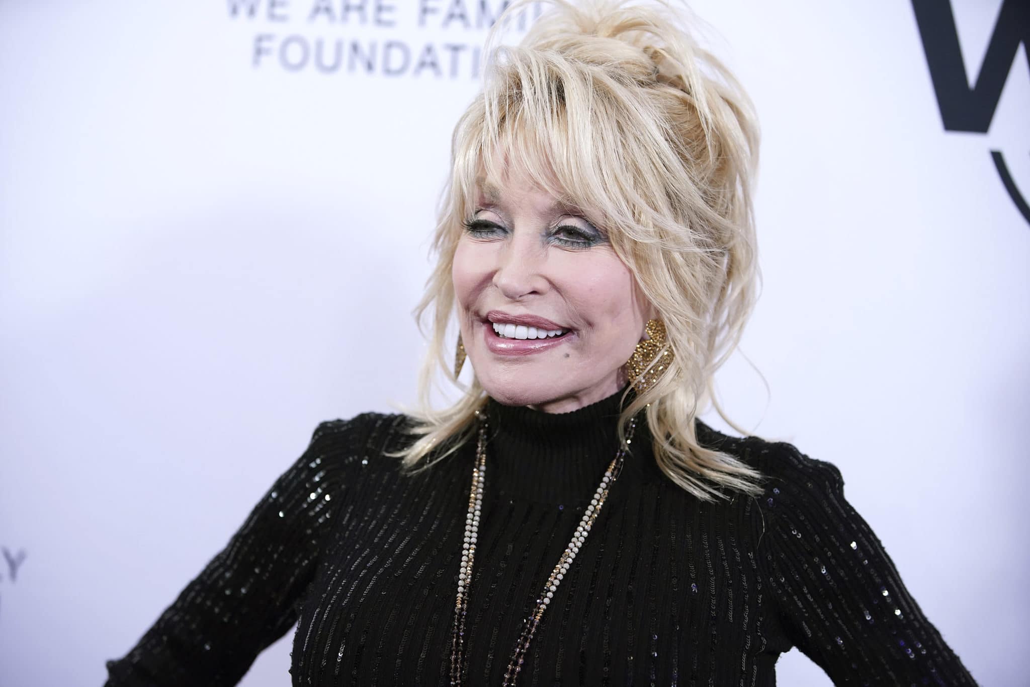 Obama said COVID vaccine hero Dolly Parton should get a presidential medal of freedom