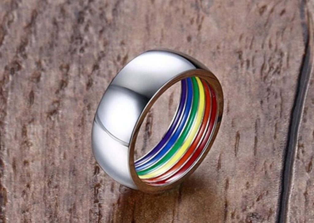 A more subtle rainbow wedding ring. (Etsy/NeverthelessVintage)