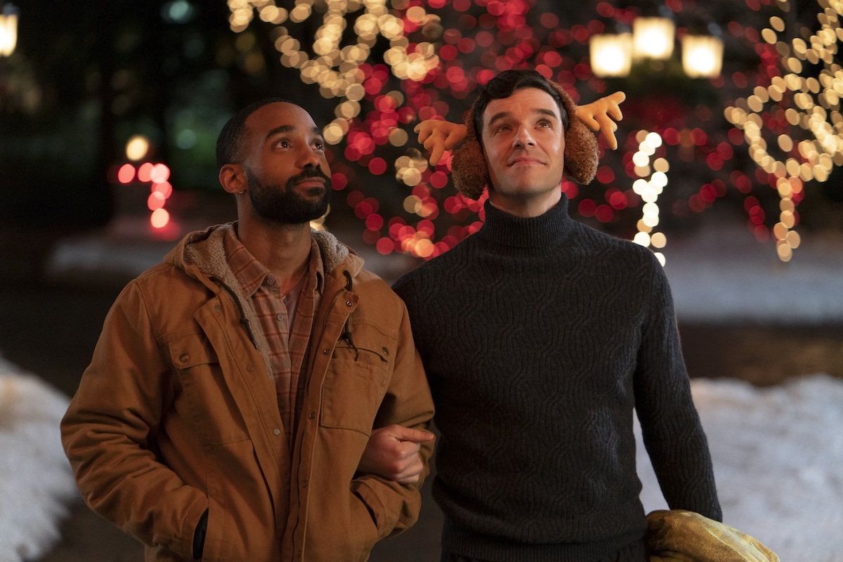 Philemon Chambers as Nick, Michael Urie as Peter, in Single All The Way