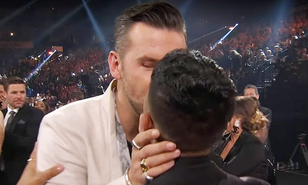 TJ Osborne kisses boyfriend and declares 'love wins' at 2021 CMA Awards