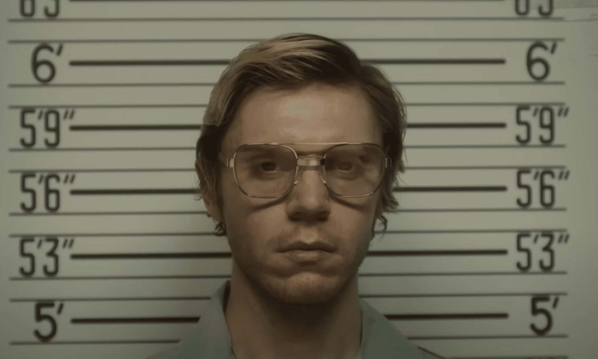 Evan Peters plays Jeffrey Dahmer in Netflix's Dahmer - Monster: The Jeffrey Dahmer Story