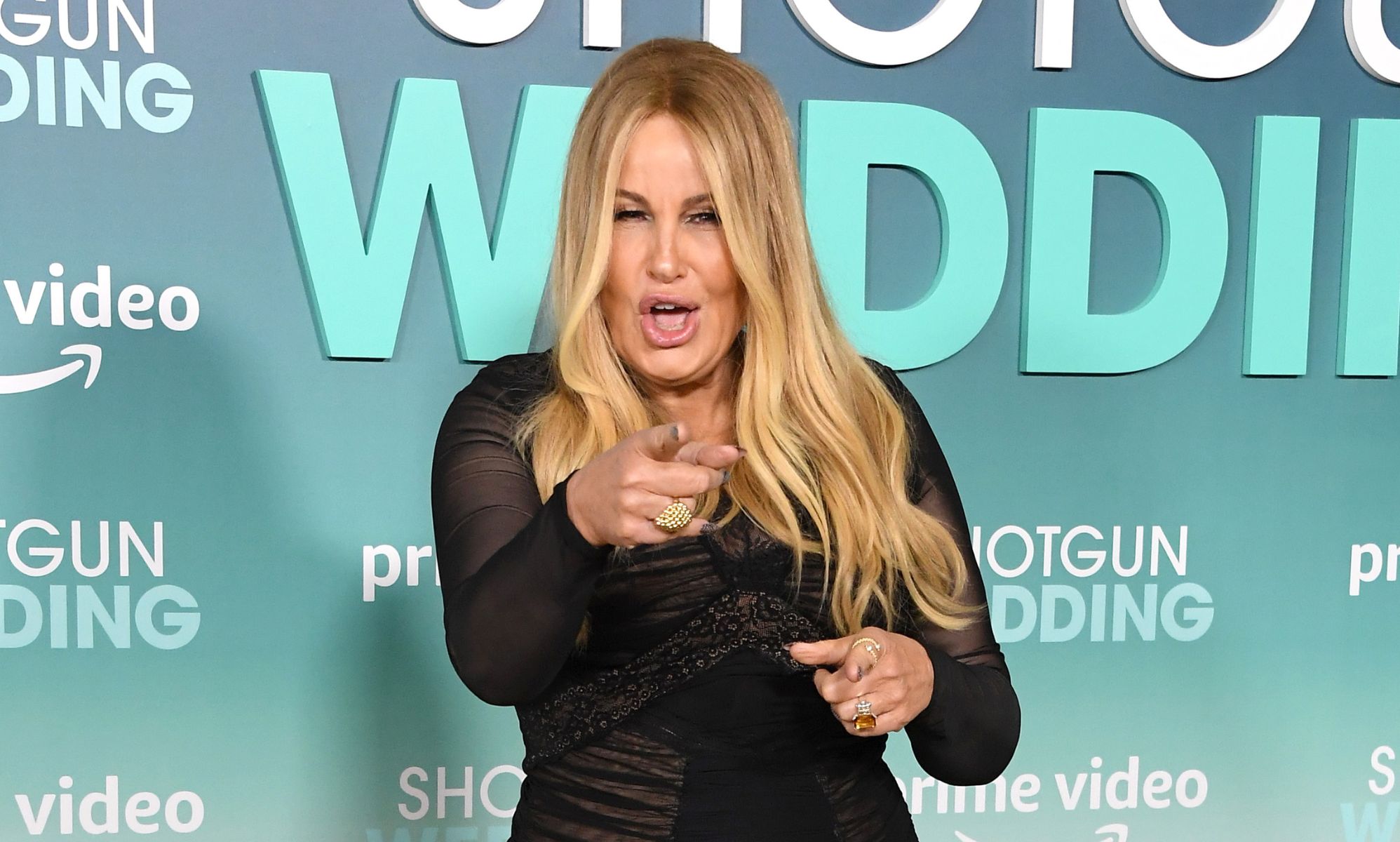 Jennifer Coolidge Gives Iconic Jenny From The Block Performance Trendradars