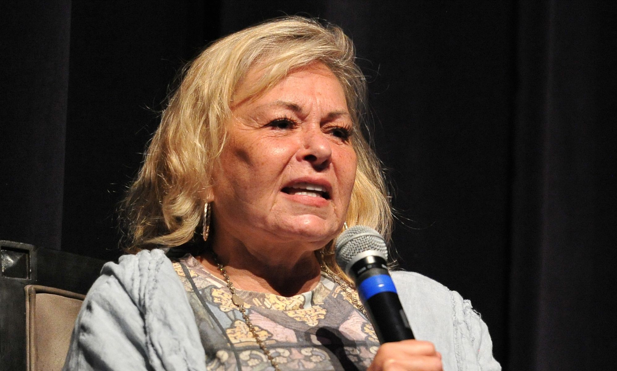 Roseanne Barr makes comedy comeback with cringe pronoun joke