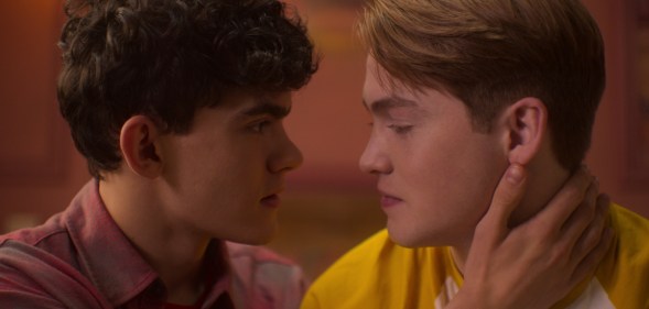 Joe Locke as Charlie Spring (L) and Kit Connor as Nick Nelson (R) in Heartstopper