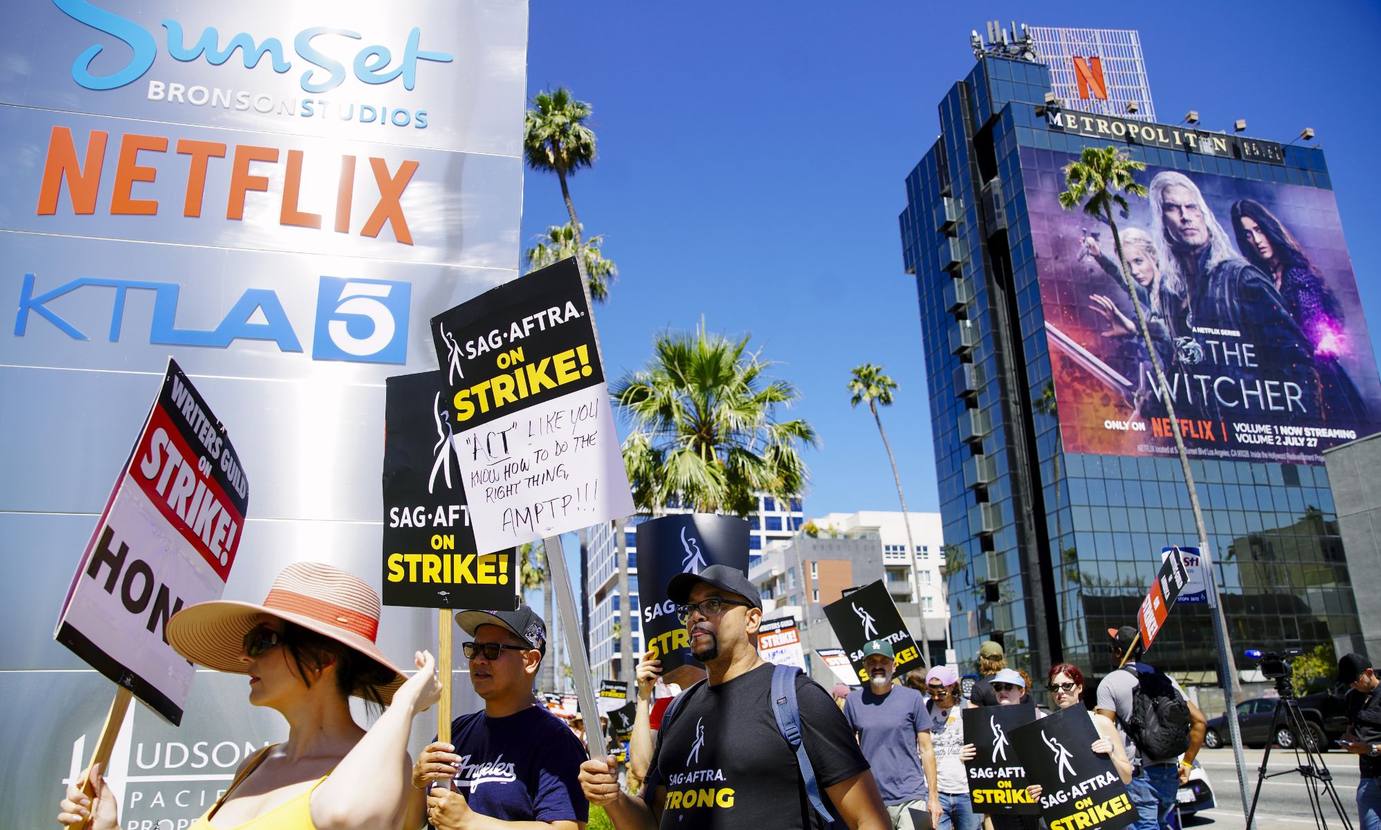 Hollywood Actors Strike Ends As SAG-AFTRA Reaches Deal With Studios ...