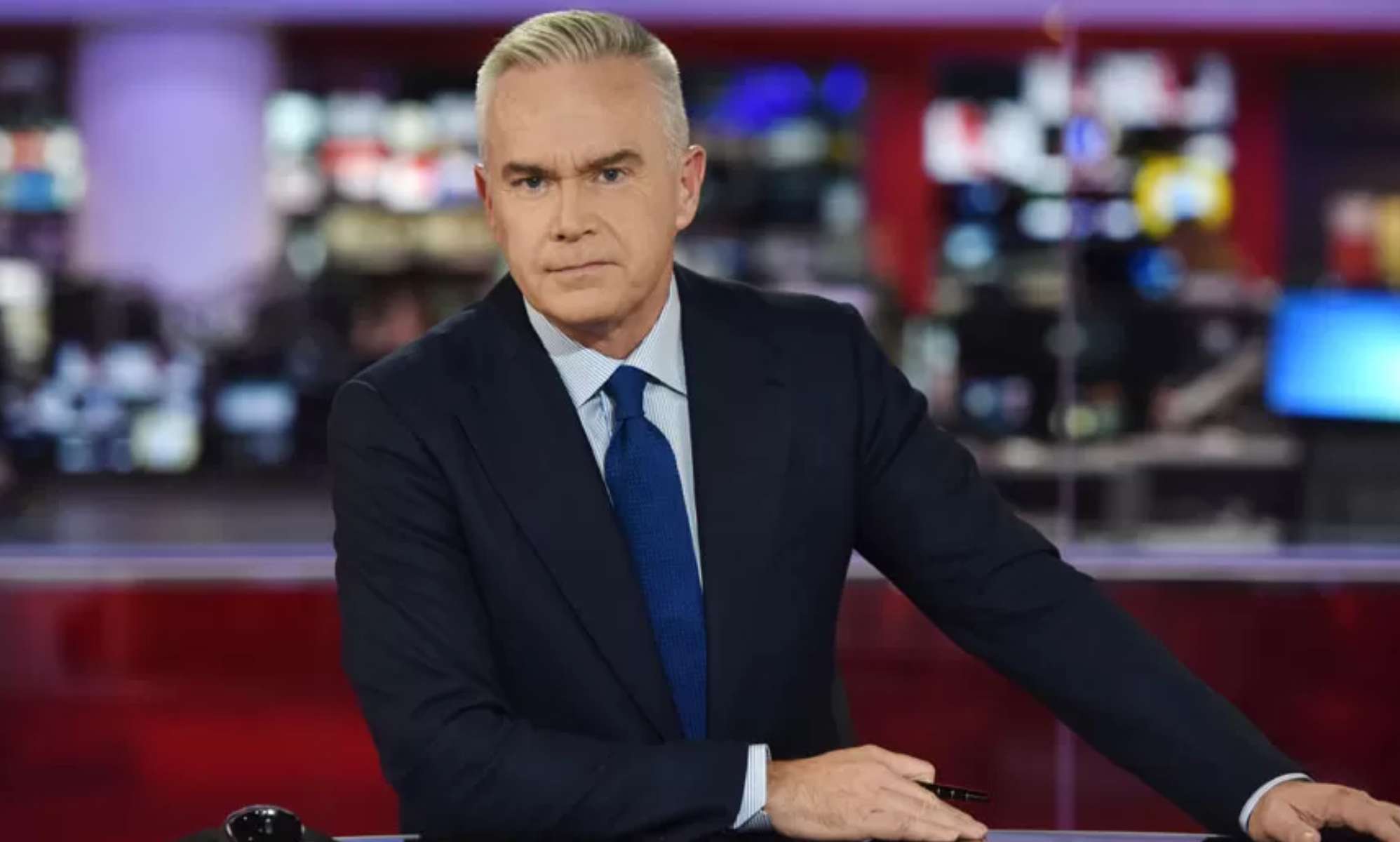 Huw Edwards Named As Suspended Bbc Presenter 