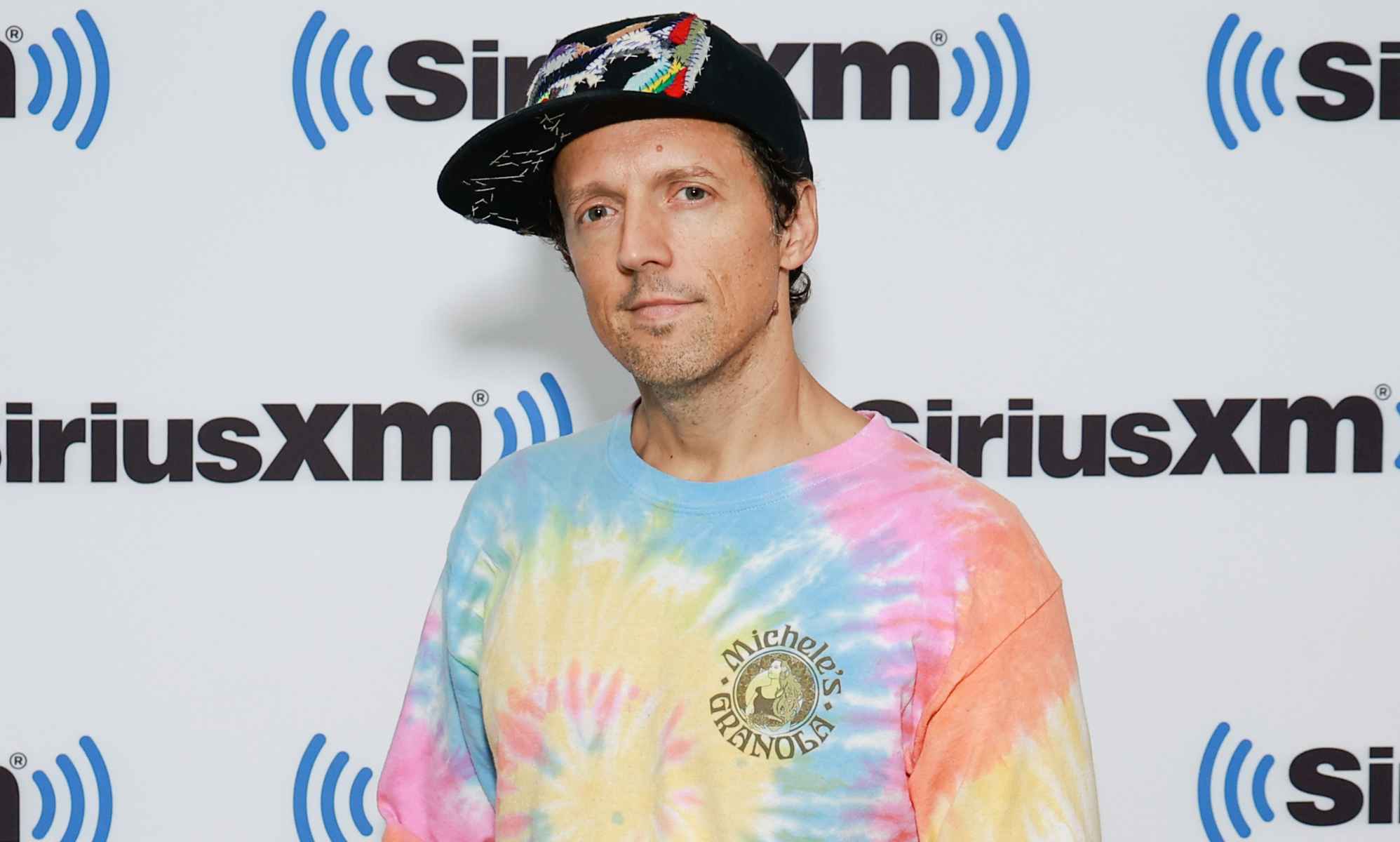 Jason Mraz done broadcasting as hetero and accepts queerness