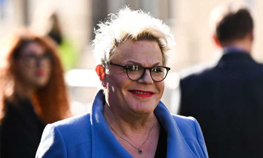 British comedian Suzy Eddie Izzard has said there's no culture war.