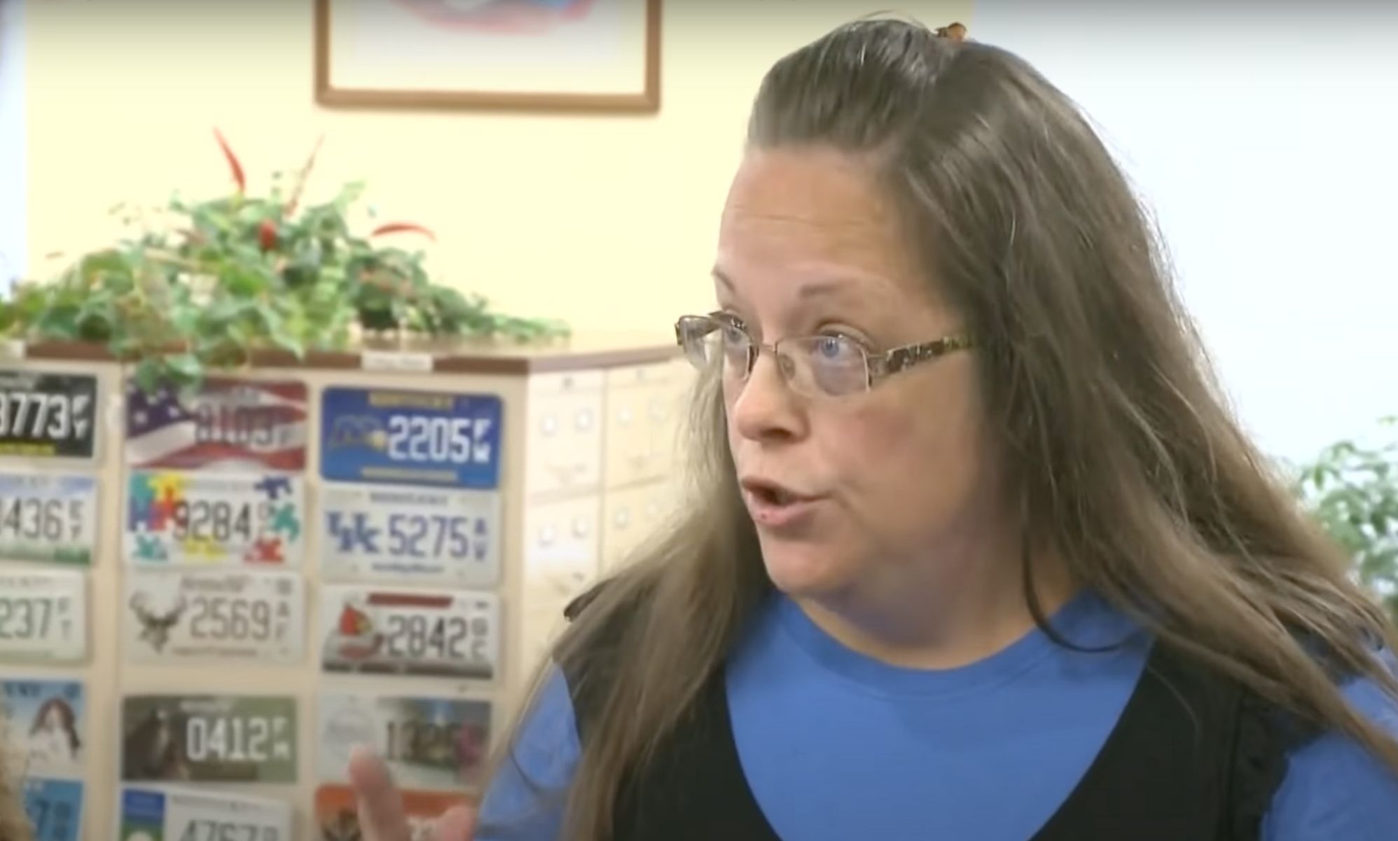 Kim Davis To Pay Huge Fine After Refusing To Marry Queer Couples