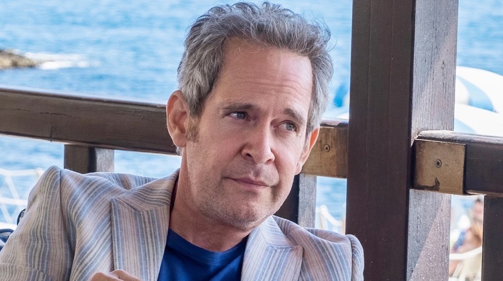 Tom Hollander as gay character Quentin in The White Lotus season 2