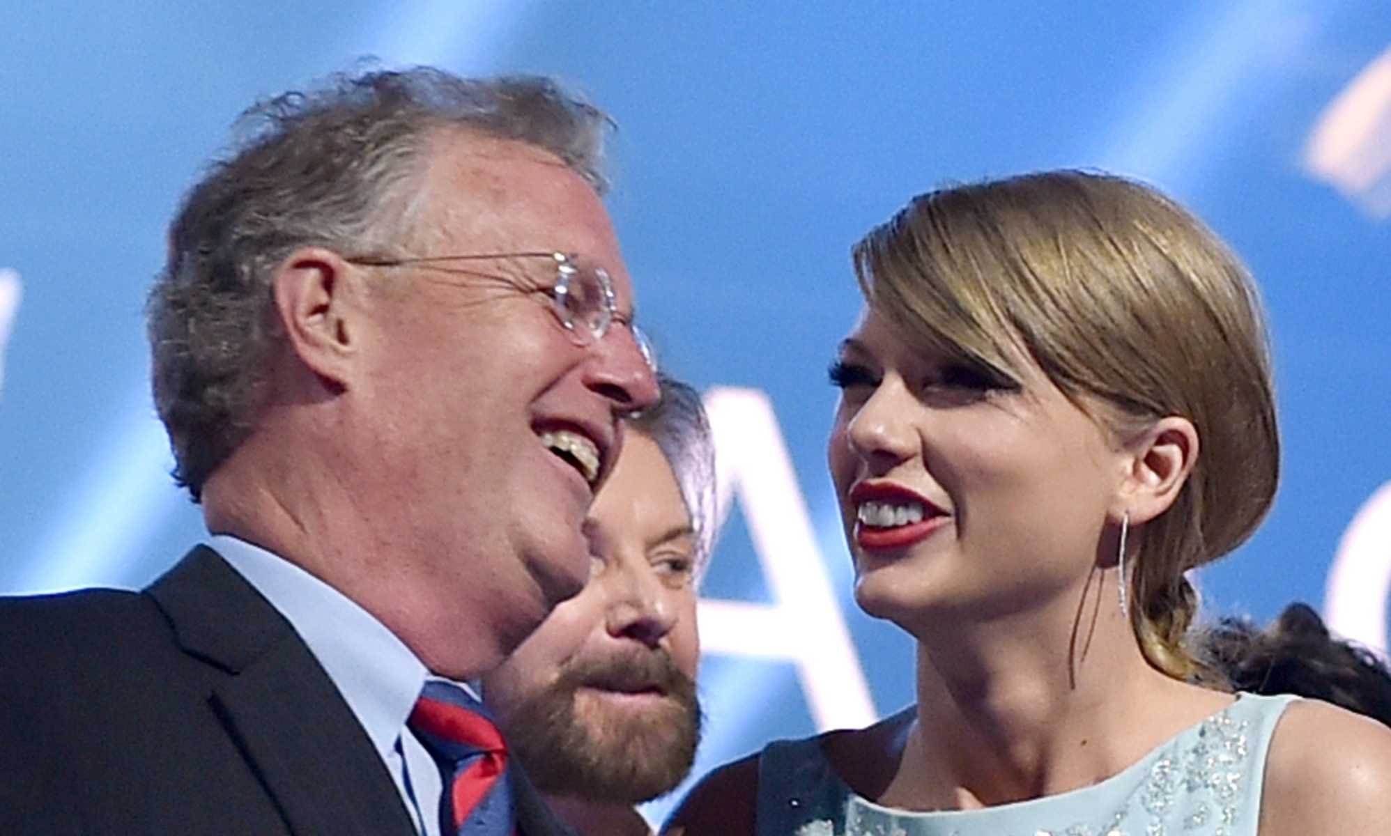 Paparazzo claims Taylor Swift’s dad punched him 'in the chops'