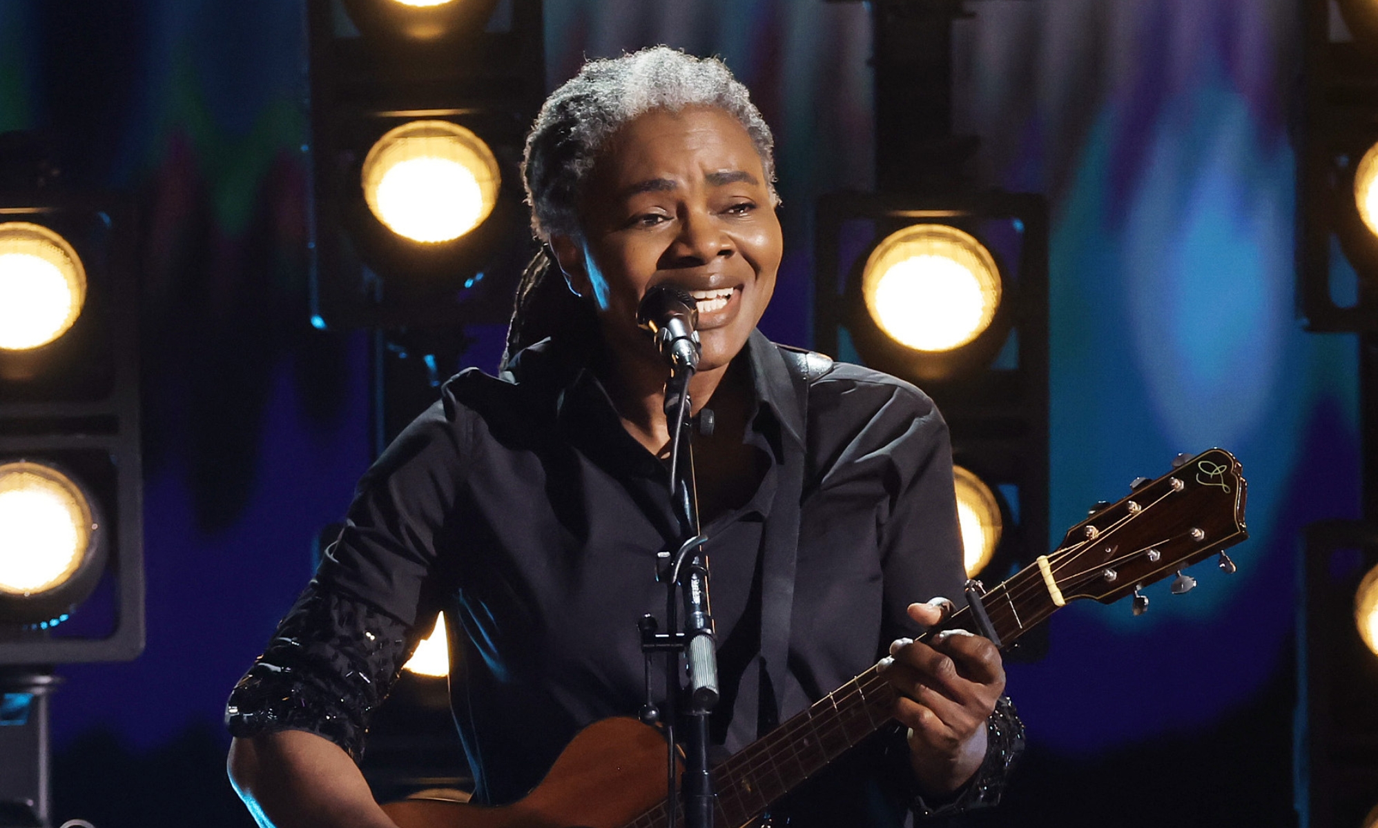 Tracy Chapman sang her lesbian anthem 'Fast Car' at Grammys