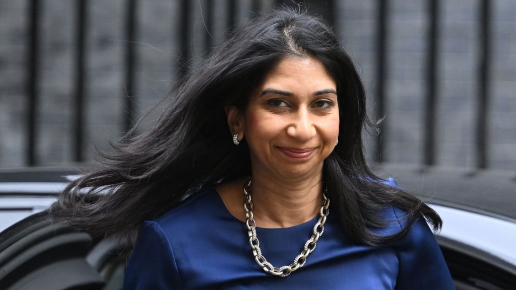 Image of Suella Braverman leaving Number 10 Downing Street