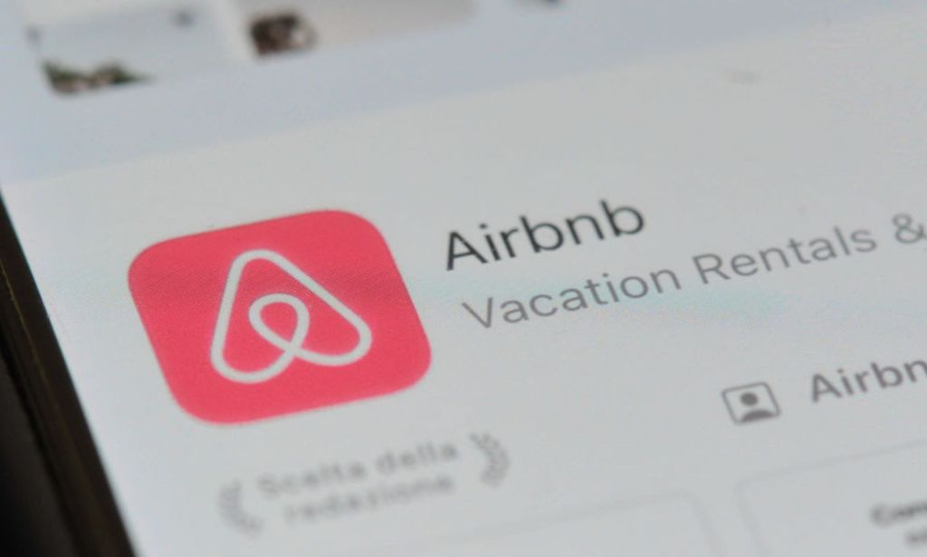 This is a screenshot of the Airbnb logo in Apple's app store. 