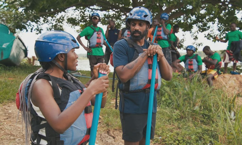 Romesh Ranganathan speaks to a tour guide in Misadventures of Romesh Ranganathan 