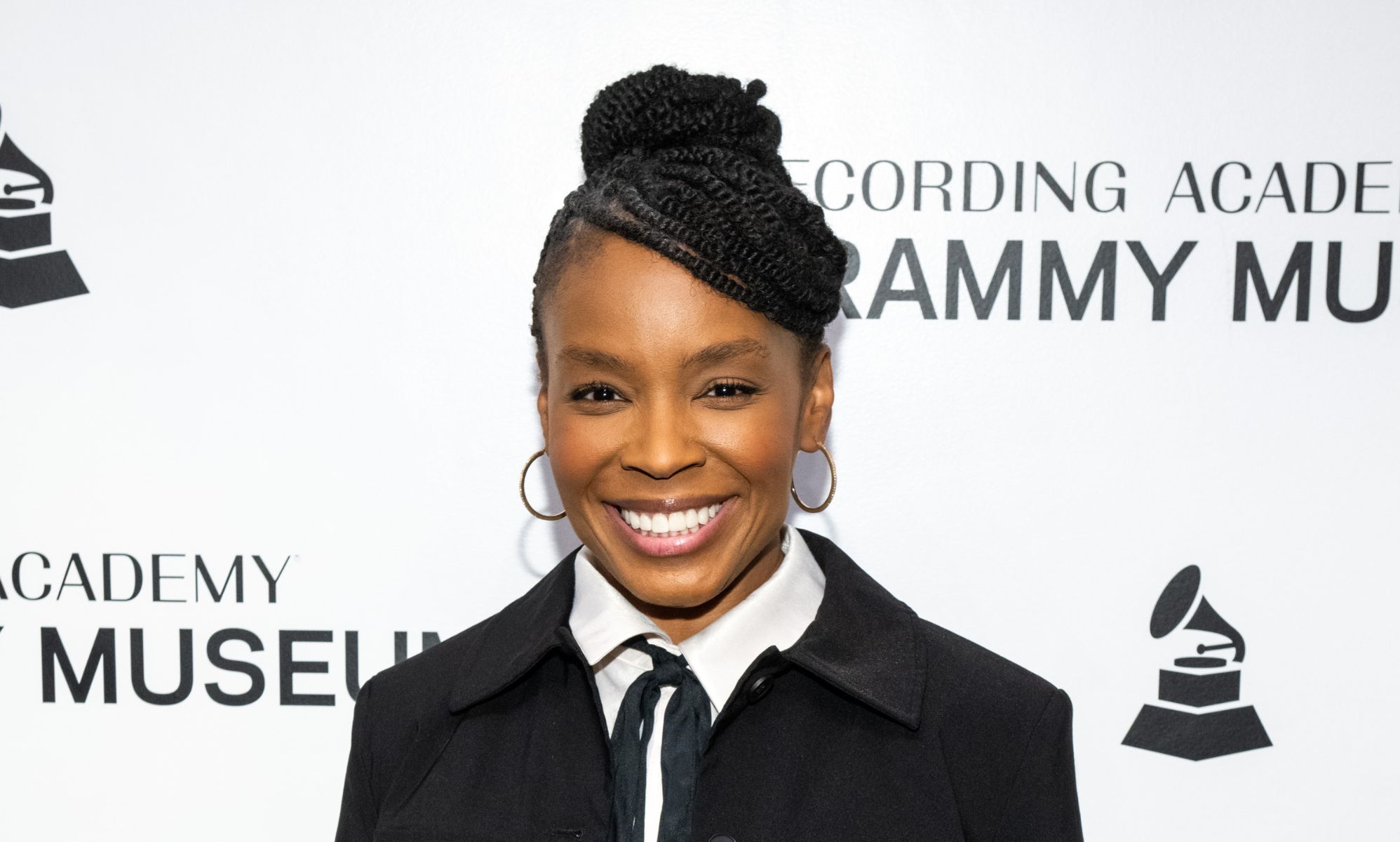 comedian-amber-ruffin-comes-out-in-pride-month-be-proud