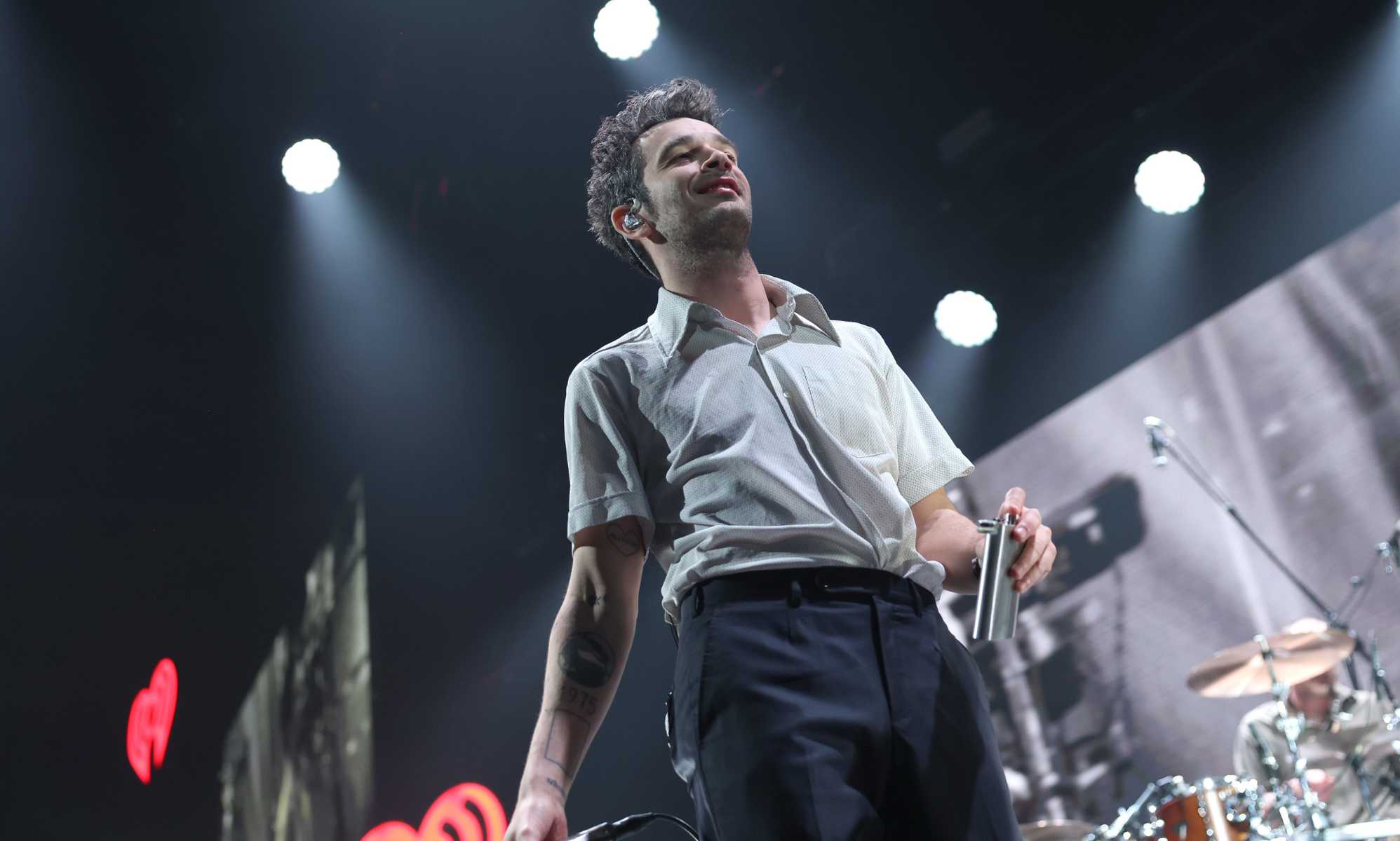 Charli XCX Defends The 1975's Matty Healy Over Gay Onstage Kiss