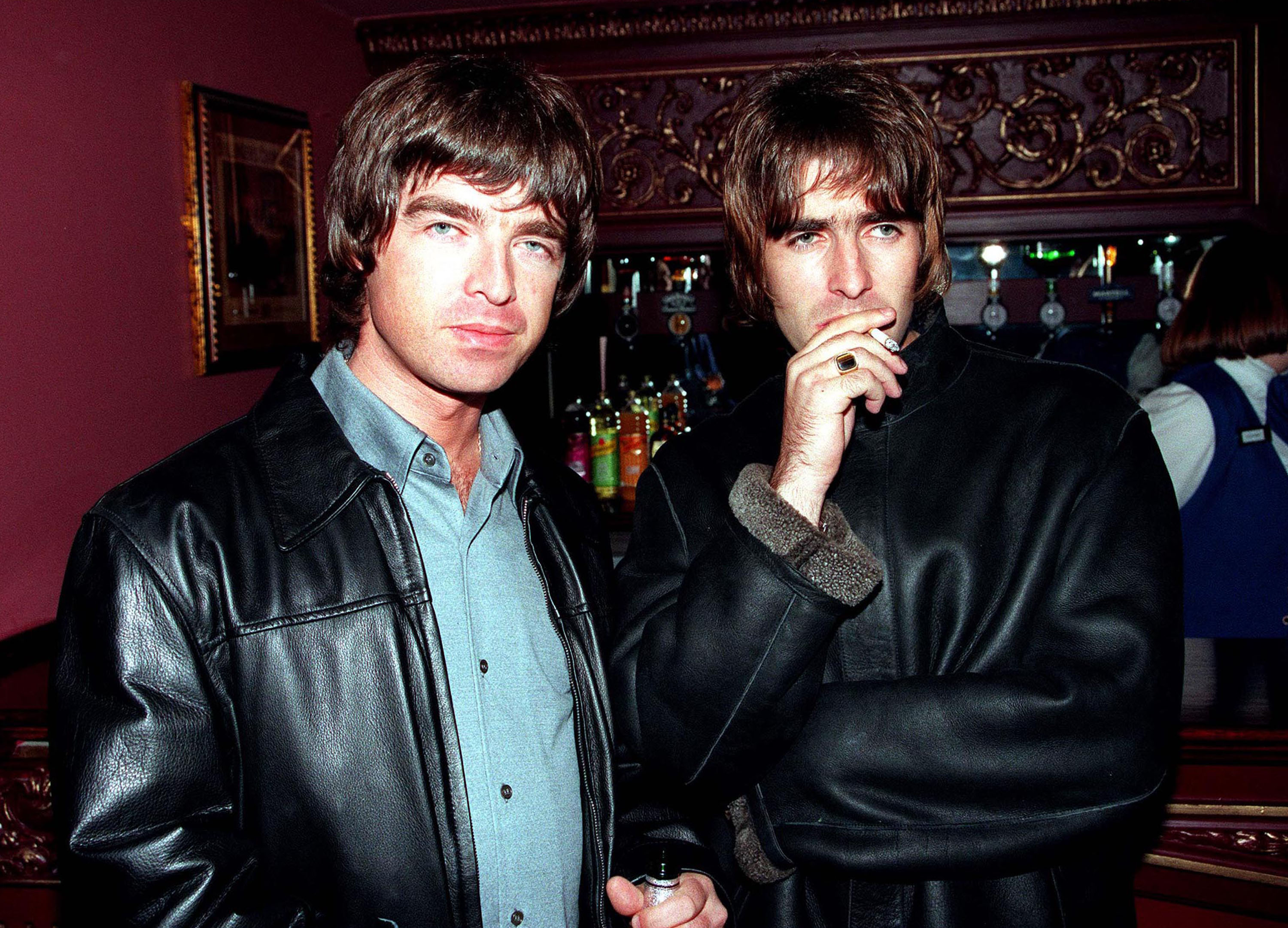 Oasis fans fear tickets are sold out amid tech issues