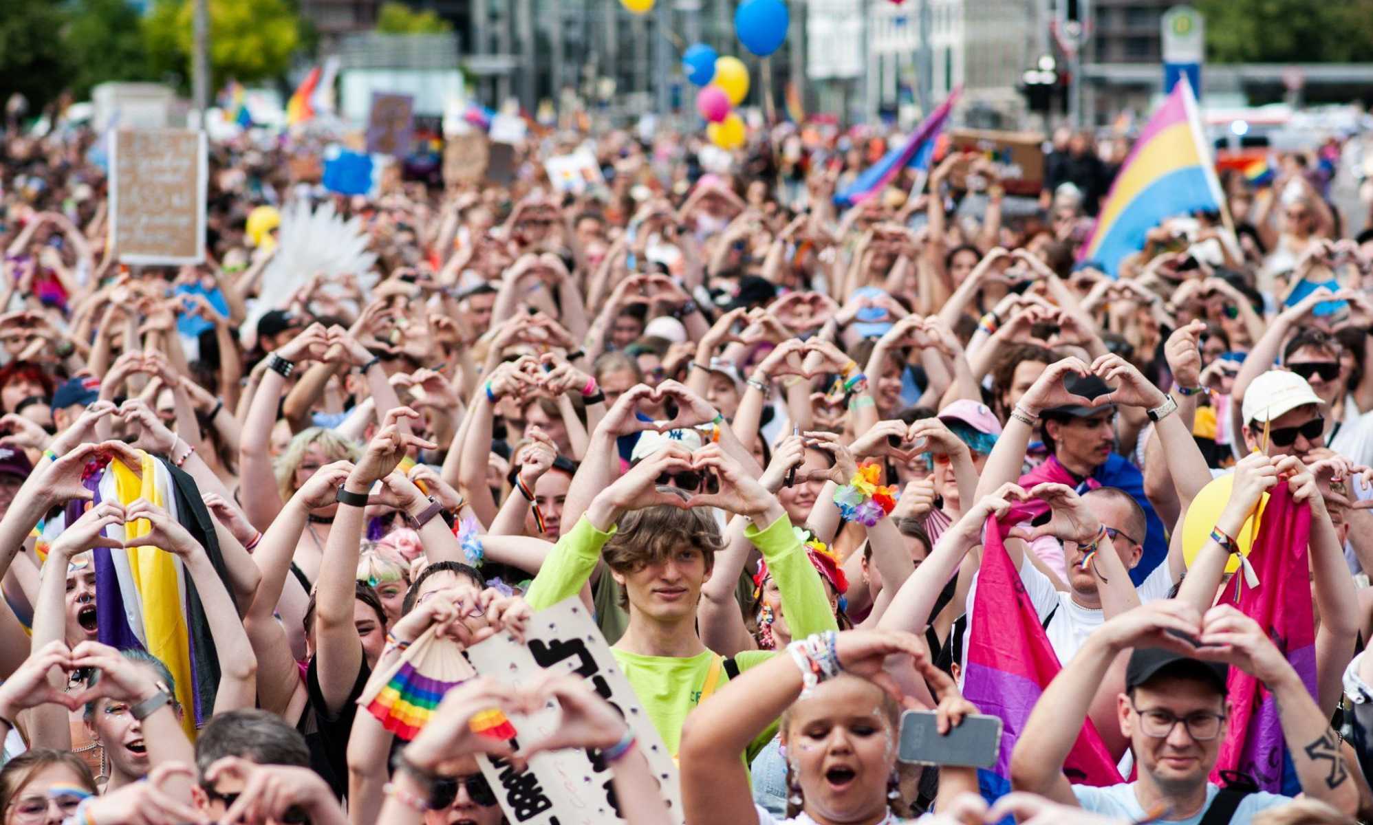 Right-wing extremist protest stopped in front of Leipzig Pride Festival