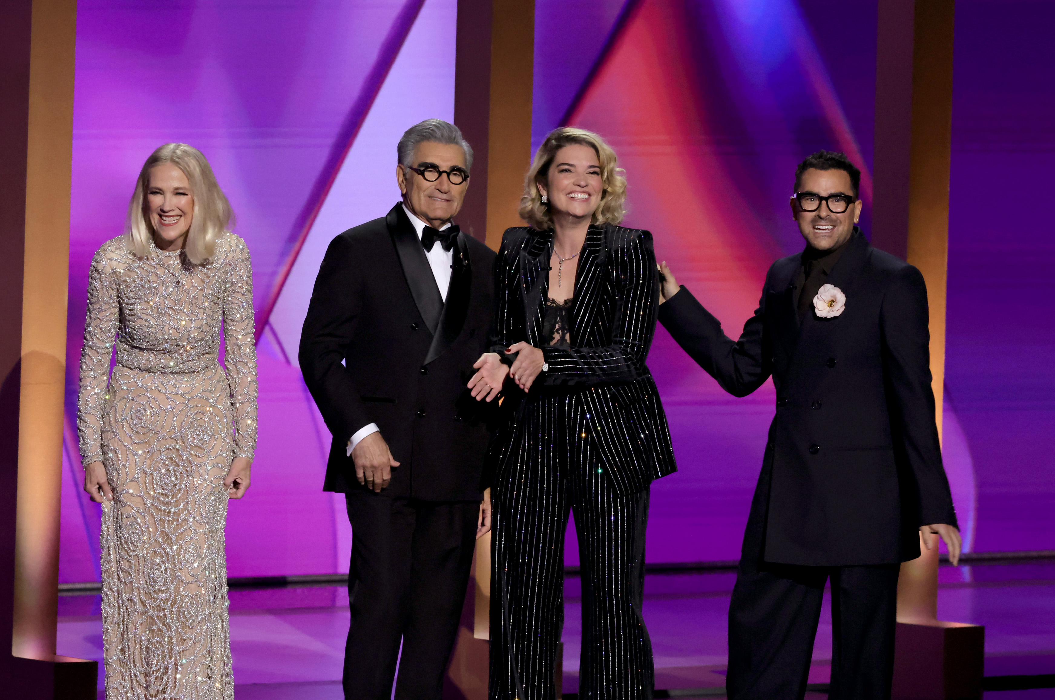 Schitt's Creek cast reunite on stage at the Emmys | PinkNews