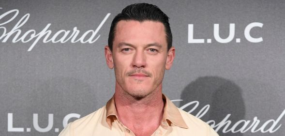 Luke Evans in 2018 on a red carpet