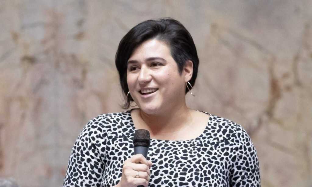 Emily Randall has made history by becoming the first LGBTQ+ Latina to represent Washington State in Congress.