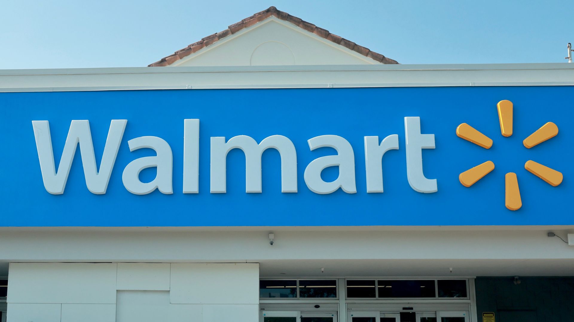 Walmart’s accidentally gay Christmas decorations go viral