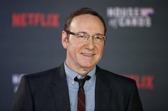 US actor Kevin Spacey poses for photographers on the red carpet ahead of the world premiere of the television series 'House of Cards - Season 3 Episode 1' in London on February 26, 2015. AFP PHOTO / JUSTIN TALLIS (Photo credit should read JUSTIN TALLIS/AFP/Getty Images)