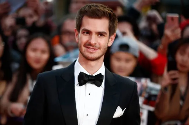 Actor Andrew Garfield poses upon arrival for the European premiere of the film "Breathe" during the opening night gala event for the BFI London Film Festival in London on October 4, 2017.   / AFP PHOTO / Tolga AKMEN        (Photo credit should read TOLGA AKMEN/AFP/Getty Images)