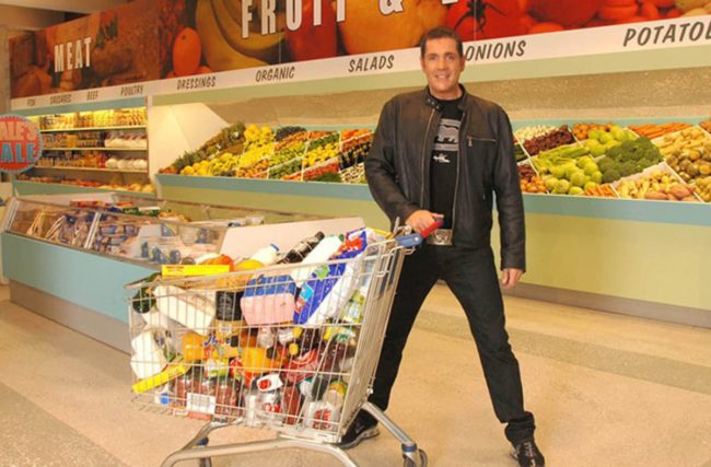 Dale Winton in action (Supermarket Sweep)