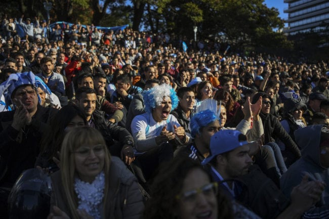 TOPSHOT - Fans of Argentina watch the FIFA World Cup Russia 2018 match between Argentina and Croatia on a large screen at San Martin square in Buenos Aires on June 21, 2018. (Photo by EITAN ABRAMOVICH / AFP)        (Photo credit should read EITAN ABRAMOVICH/AFP/Getty Images)