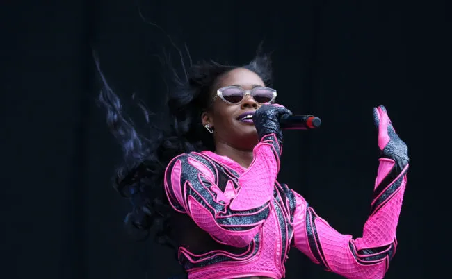 Azealia Banks performing in London before the homophobic comments