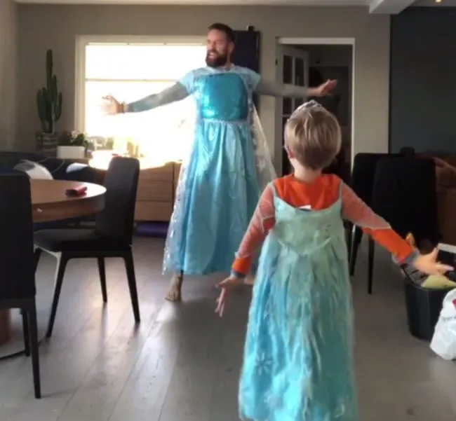 Ørjan Burøe dances to Frozen track "Let It Go" with son Dexter in the viral video (Ørjan Burøe)